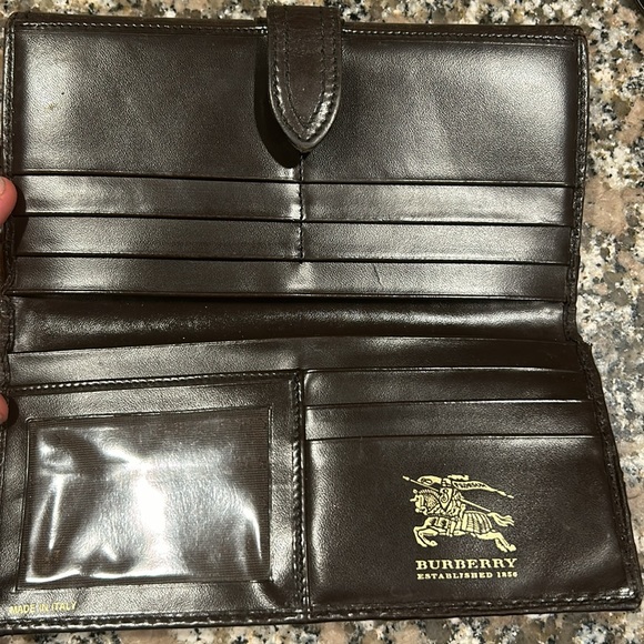 Burberry Wallet! | Vintage | Beautiful Beige Women’s hand wallet! - Picture 3 of 3